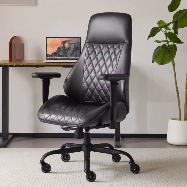 Sedia da ufficio ergonomica nera con schienale alto e supporto lombare