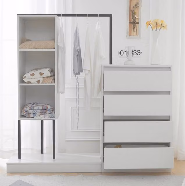 Armadio 100x40x135 cm con 4 cassetti; 3 ripiani aperti e area appendiabiti in truciolato bianco