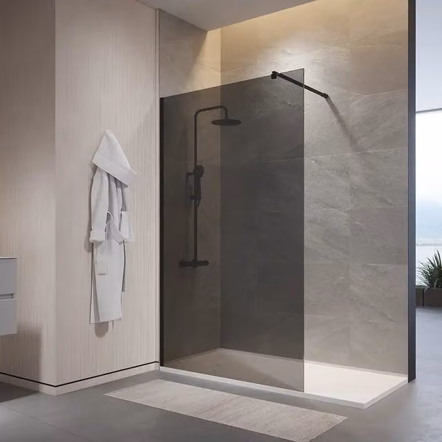 Doccia walk-in 140cm vetro temperato anticalcare 10mm fumé profili neri | Naxos