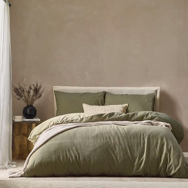 Omgoods - Set di lenzuola con copripiumino a righe "Malton", 100% cotone, colore verde foresta, per letto singolo