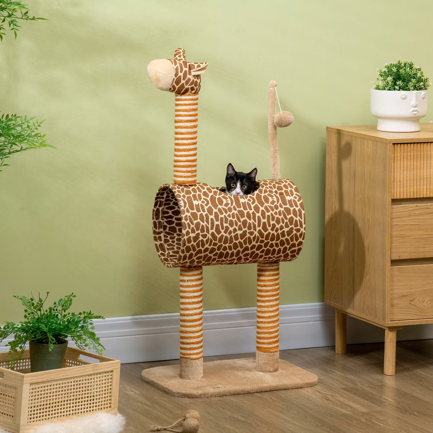 Tiragraffi per gatti PawHut a forma di giraffa con tana, pallina e pali in juta, colore beige, Altezza: 101 cm – 2