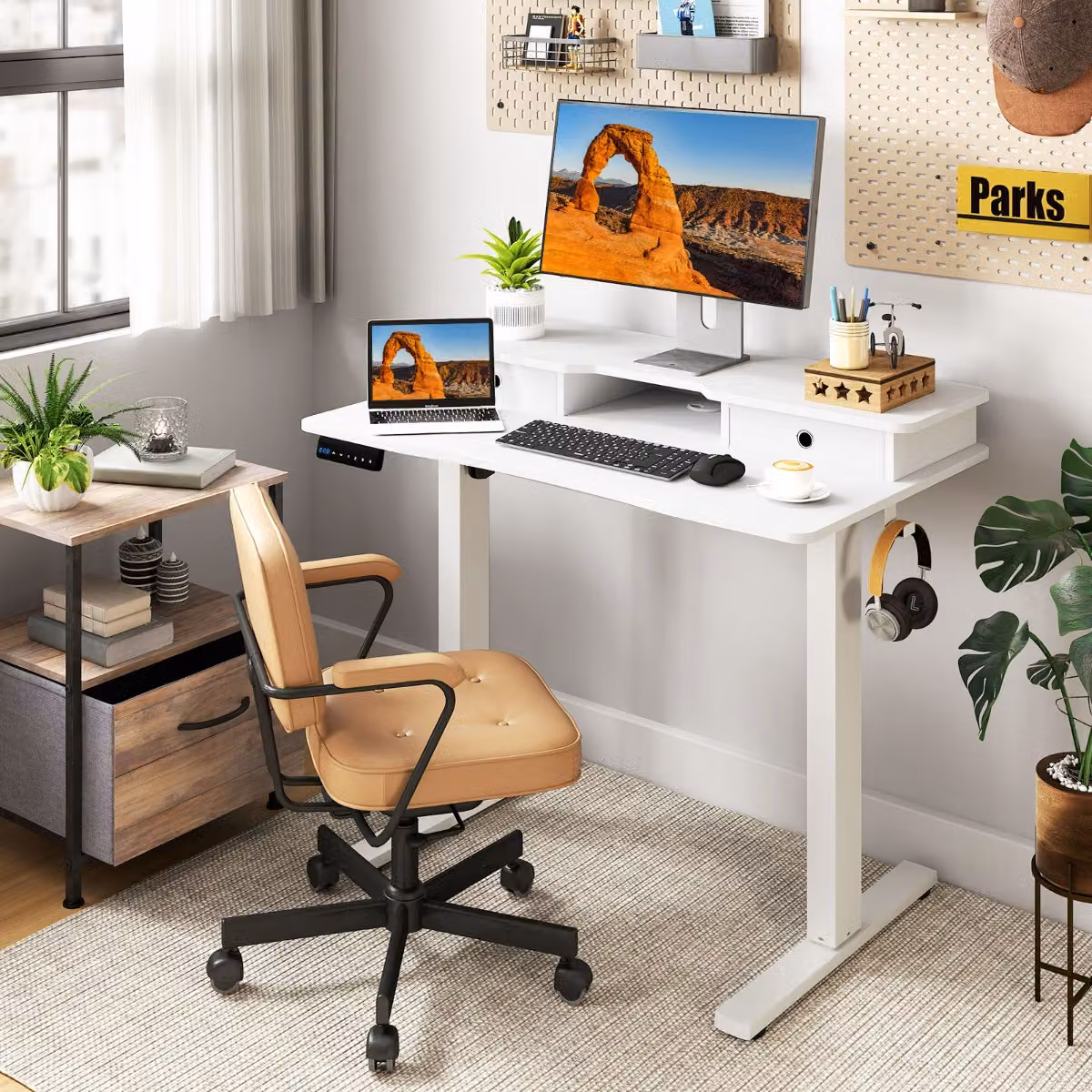 Scrivania elettrica regolabile in altezza Costway con supporto per monitor, colore bianco, L: 100 cm, P: 60 cm
