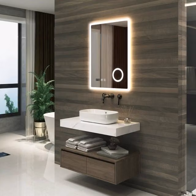 Specchio da parete LED Racale pro.tec con cornice bianca, moderno e regolabile, L: 60 cm, H: 80 cm