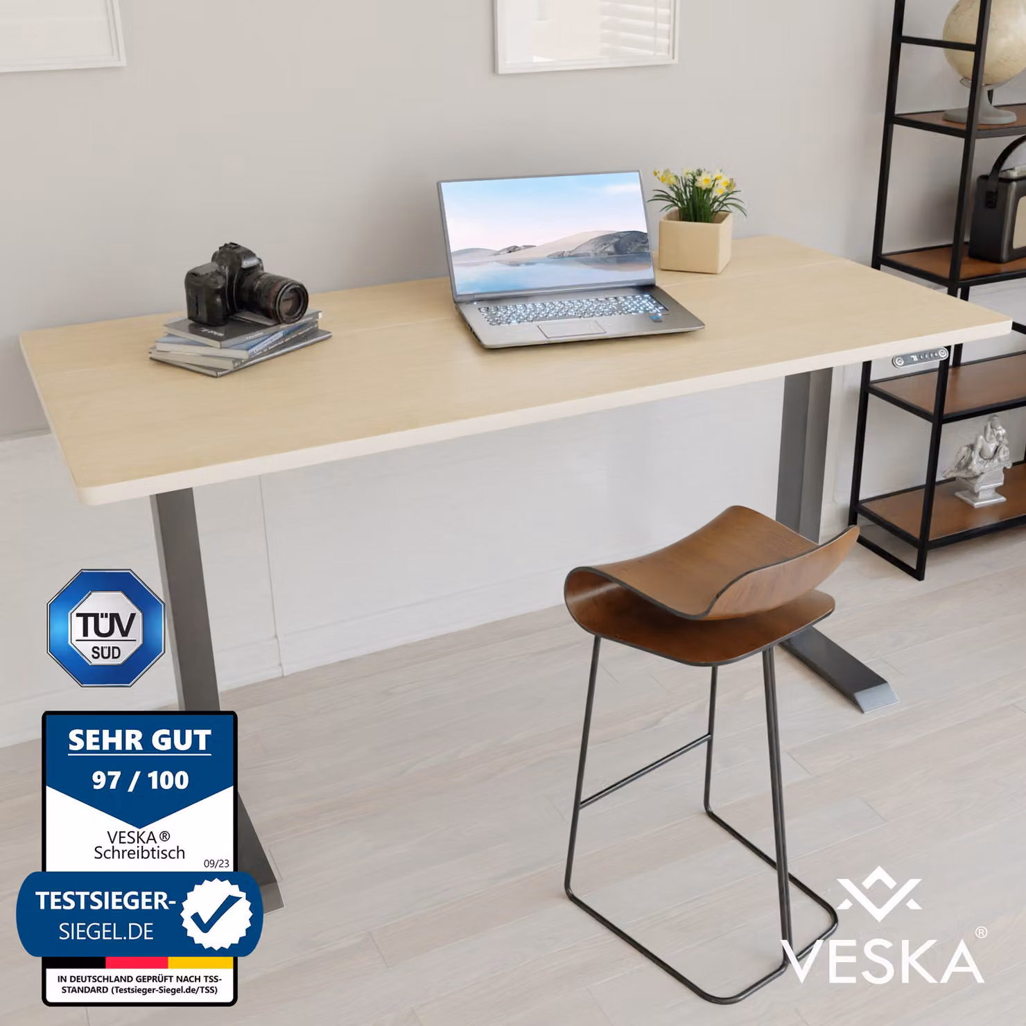 Scrivania regolabile in altezza (140 x 70 cm) - Scrivania per lavorare seduti o in piedi - Scrivania da ufficio regolabile elettricamente in altezza con touchscreen e gambe in acciaio - Antracite/Bambù