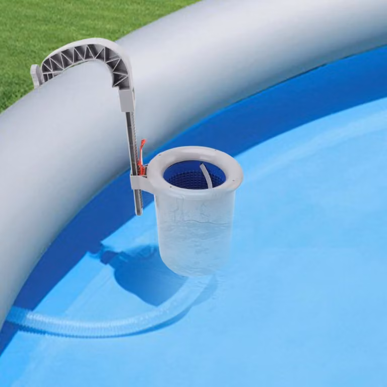 Skimmer automatico per la pulizia della superficie della piscina
