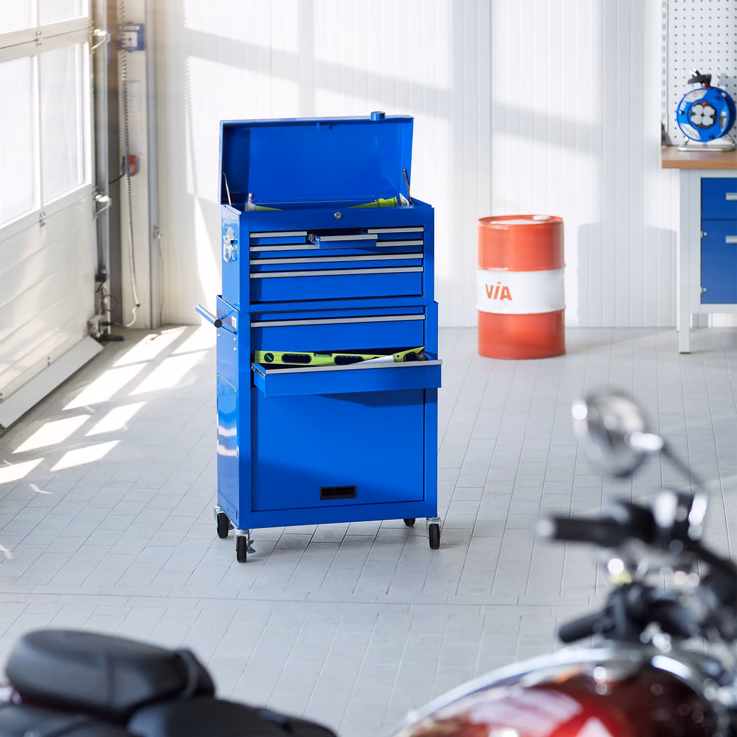Carrello portautensili tectake in acciaio e plastica con ruote, blu, L: 82 cm, P: 44 cm, H: 90 cm – 3