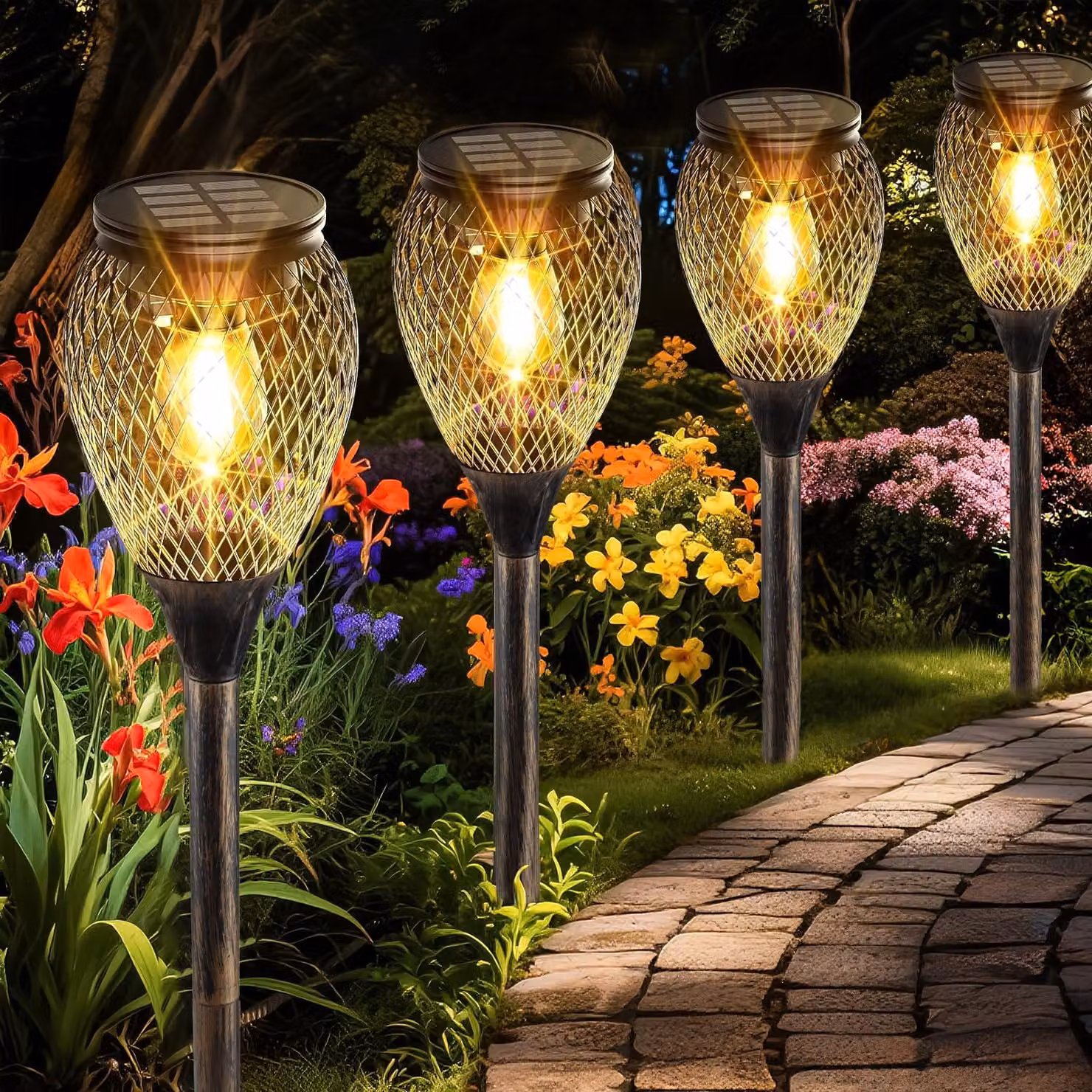 4 luci da giardino solari, LED, luce bianco caldo, grado di protezione IP65, con accensione automatica, adatte per ambienti esterni