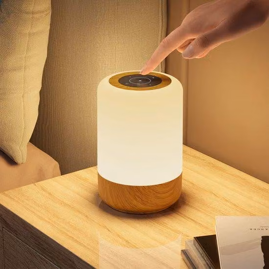 Lampada da notte LED Unyqoos® con controllo touch, dimmerabile – 8 colori e 3 modalità, batteria da 1800 mAh (fino a 80 ore), funzione di ricarica USB, timer 1/2/4/6 ore, design effetto legno, ideale per camera da letto o soggiorno