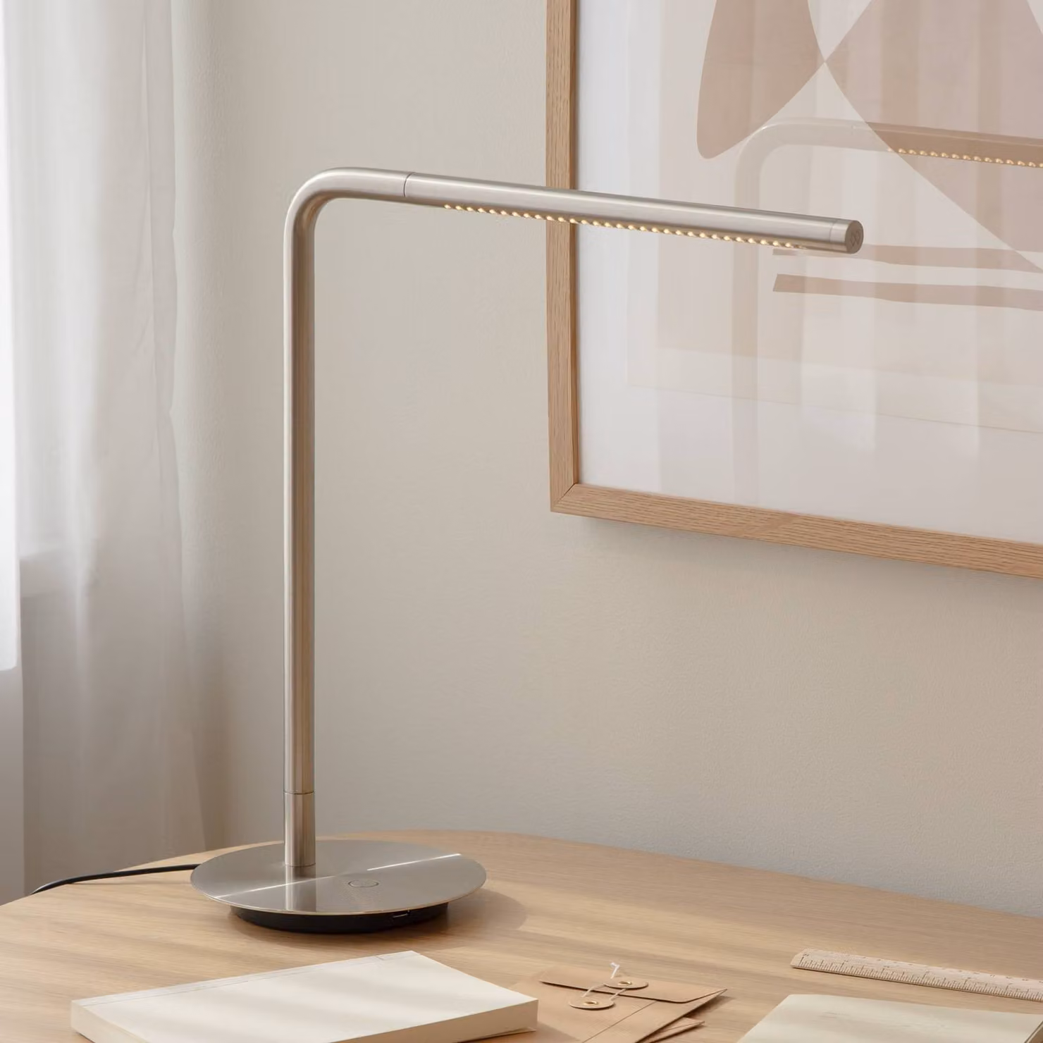 UMAGE Lampada da tavolo di design Omni, dimmerabile, Alluminio / Grigio / Zincato, Soggiorno / Sala da pranzo, Metallo, Design, Lampada da tavolo