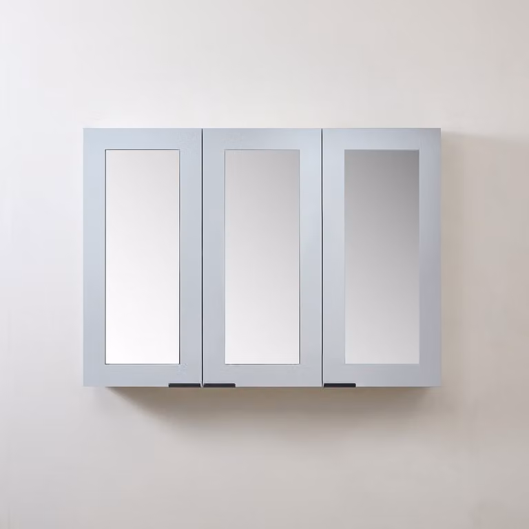 Mobiletto a Specchio da 600mm x 650mm Bianco - Completo di Maniglie con Impugnature a Dito Nere - Cluo