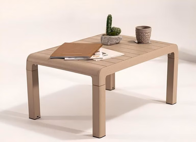Rechteckiger beiger Gartentisch Stabiler Tisch Stilvolle Gartenmöbel