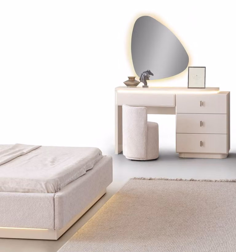 Schminktisch im modernen Stil mit stylischem Spiegel und Hocker