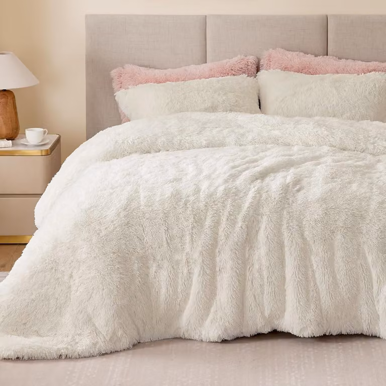 Set di lenzuola in peluche composto da 4 pezzi, per un sonno confortevole