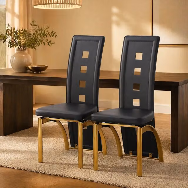 Set di 2 sedie da pranzo moderne MODFU con schienale traforato in ecopelle nera e metallo oro, Altezza: 102,5 cm