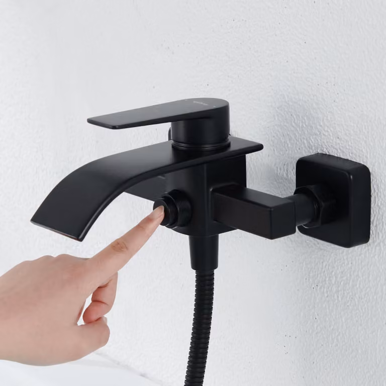 Rubinetto a cascata nero, in ottone, da montare a parete, monocomando