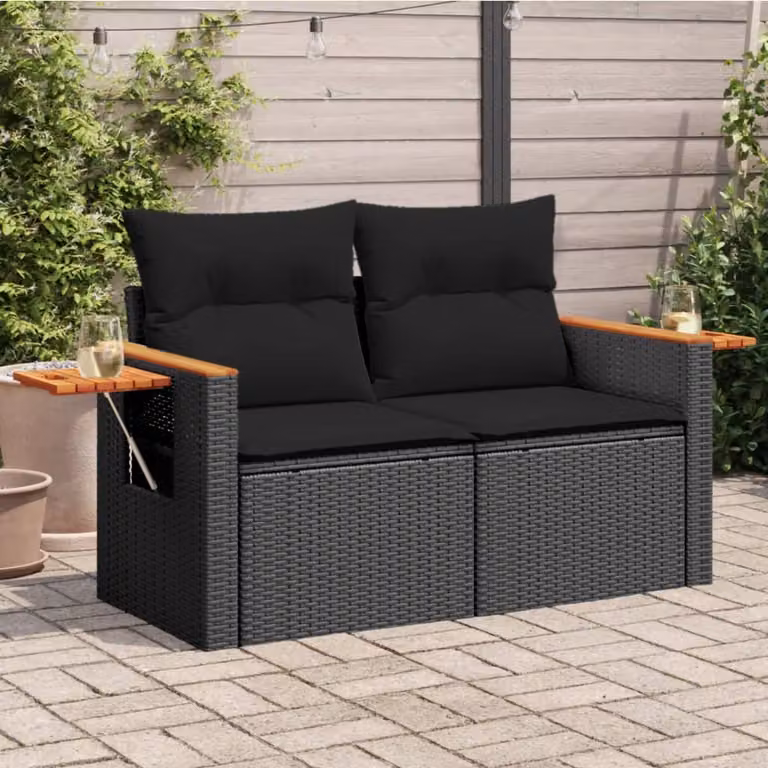vidaXL Divano da giardino a 2 posti in polyrattan nero con cuscini imbottiti e coperture rimovibili