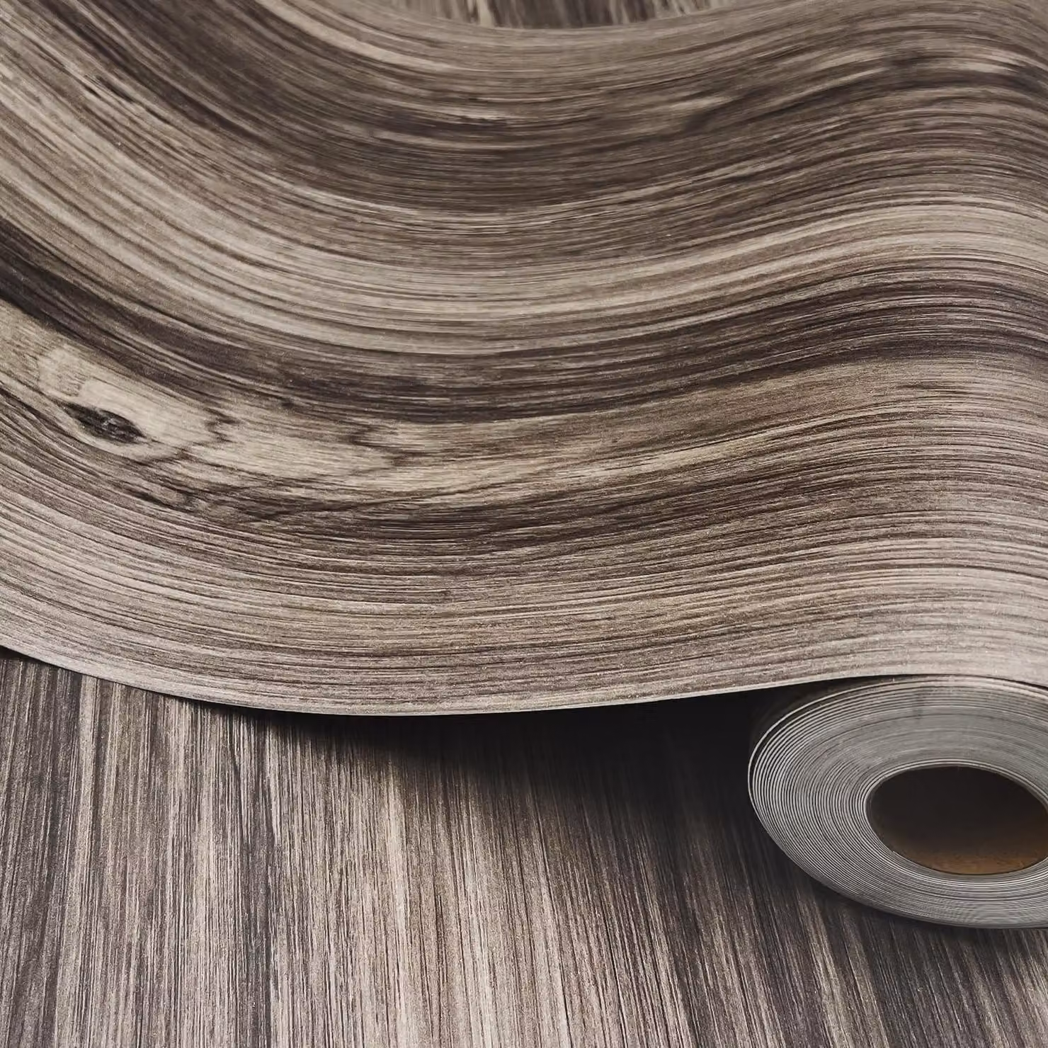 Pavimento in PVC autoadesivo con venature del legno 3M