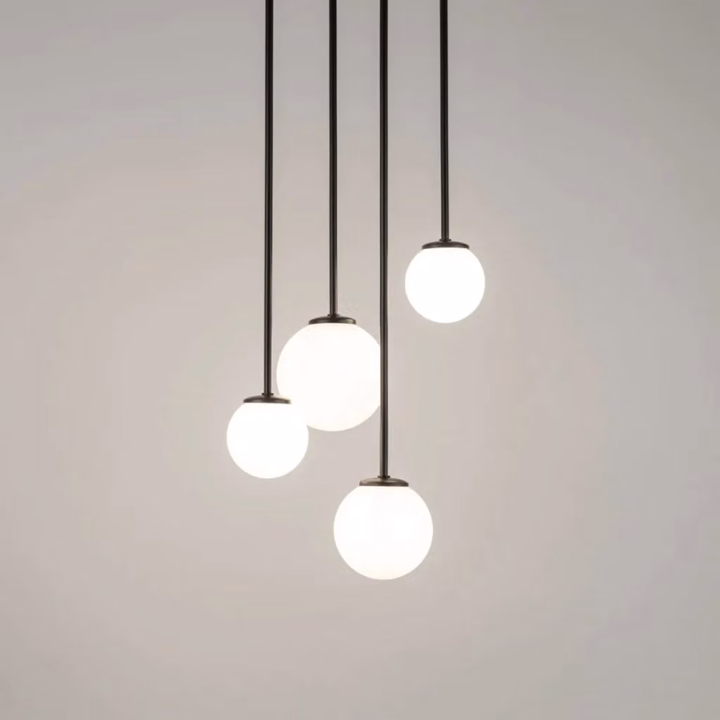 Lampada a sospensione Tulia Sigma Lighting con 4 sfere bianche in vetro e metallo, attacco G9 – 2