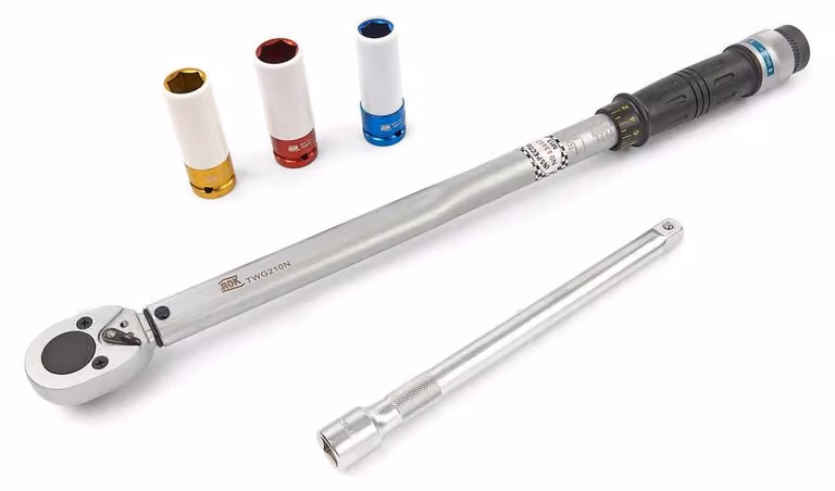 Chiave dinamometrica AOK a 5 pezzi 1/2" 40-210 Nm con 3 bussole per avvitatori a impatto e prolunga