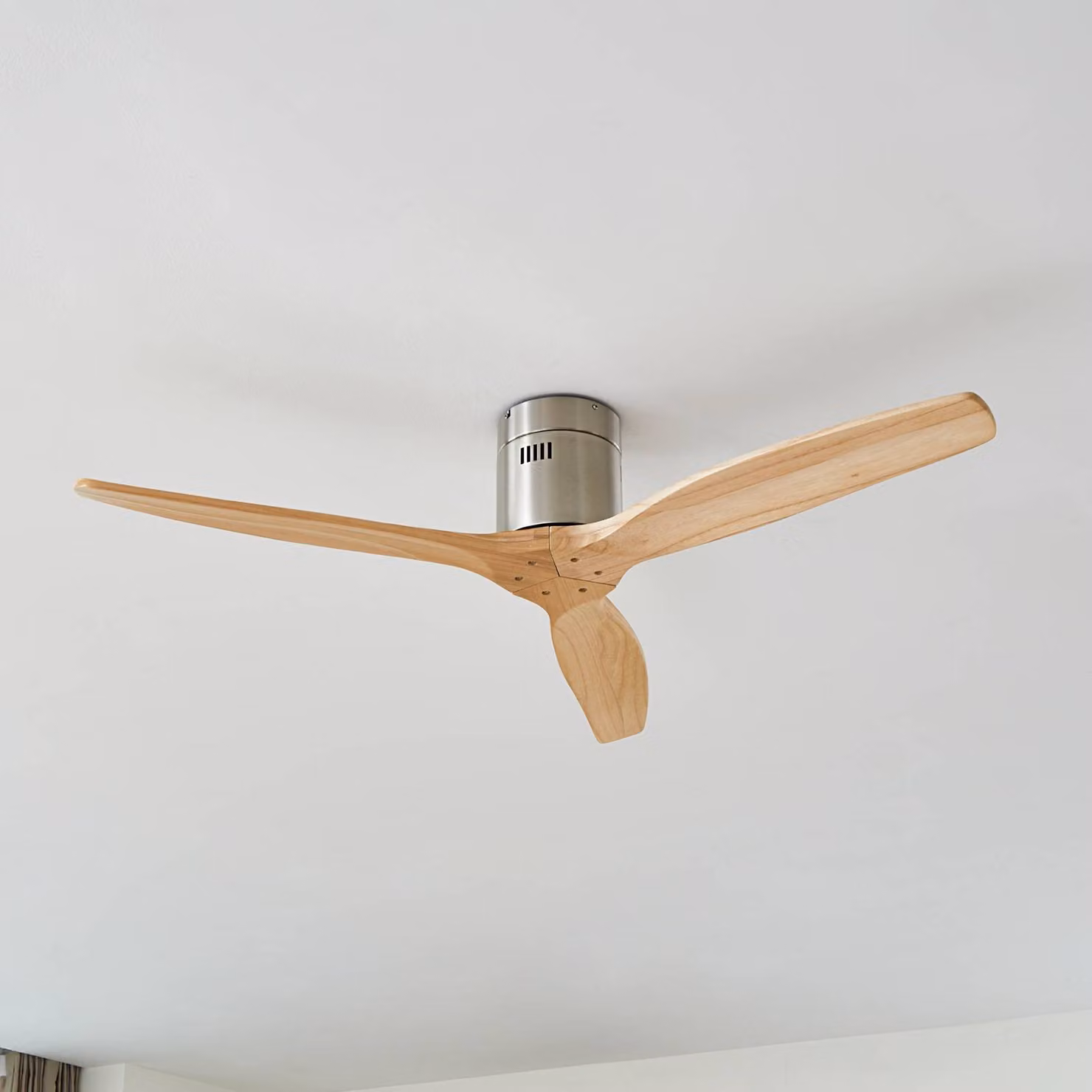Ventilatore da soffitto Lucande Vindur, nichel, DC, silenzioso Vindur, Legno chiaro, Soggiorno / Sala da pranzo, Legno, Moderno