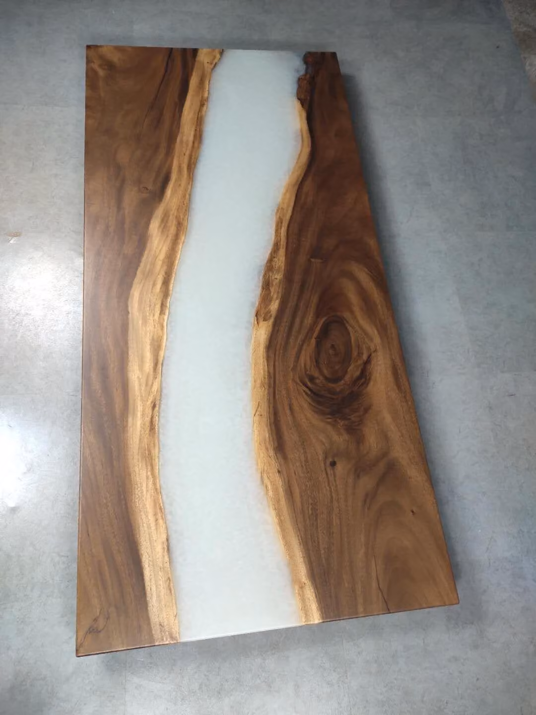 Wasserfall epoxy tisch giessharz esstisch epoxid harz echtes holz massive möbel