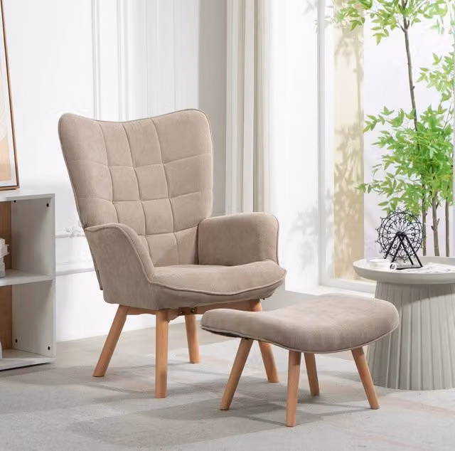 Poltrona relax ULEVR con poggiapiedi, imbottita con braccioli e gambe in legno di faggio, kaki