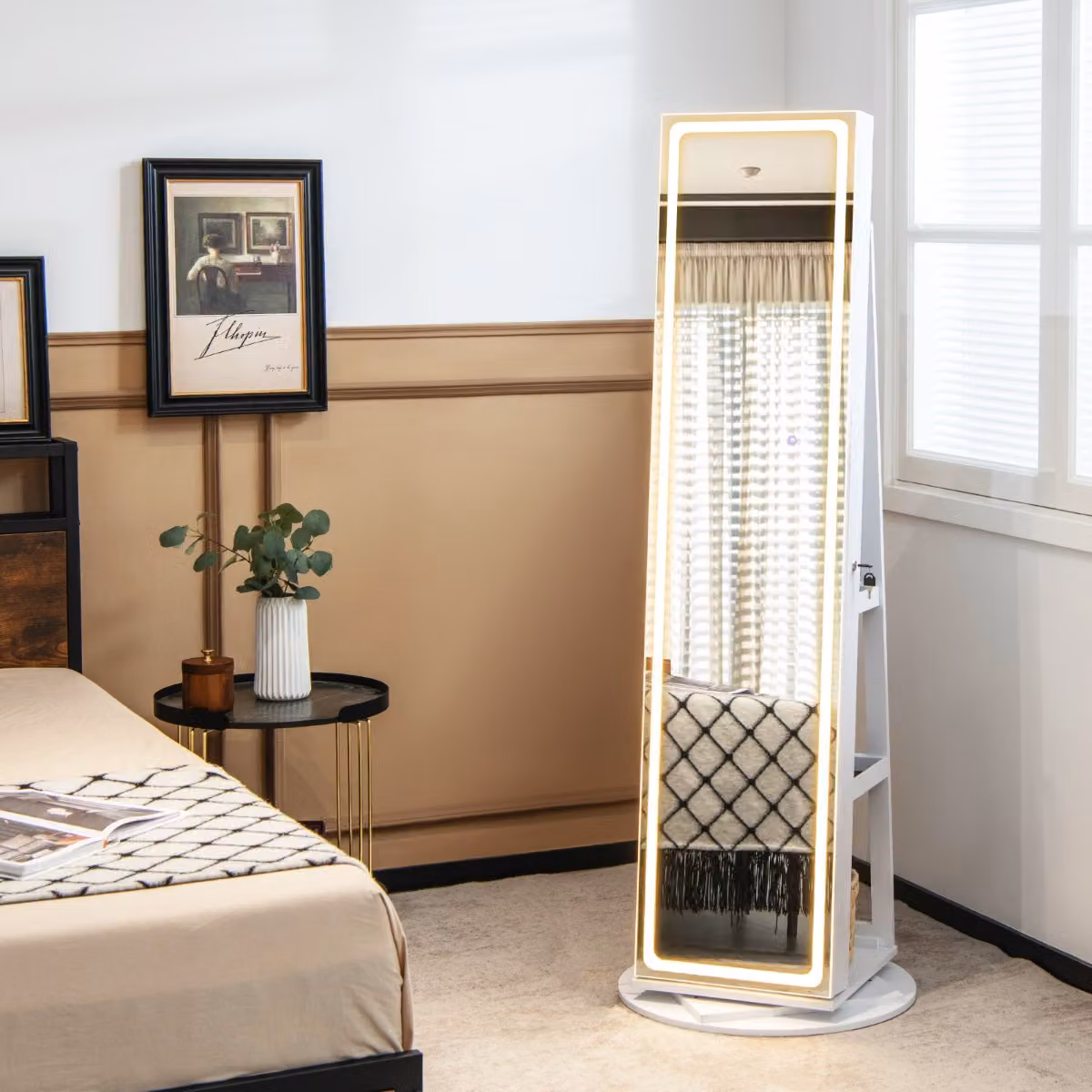 Costway Mobile portagioie con specchio a LED regolabile e mensola pieghevole, Armadio organizer per trucco Bianco