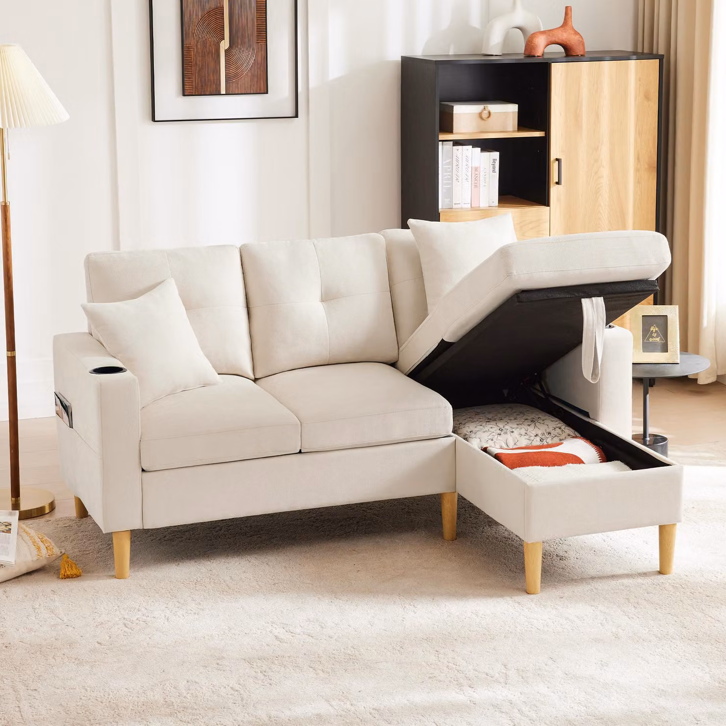 Divano moderno a forma di L Fortuna Lai, divano a 3 posti con chaise longue, vano portaoggetti, portabevande integrato, fornito con 2 cuscini, adatto per soggiorno, ufficio, appartamento, ecc., video disponibile