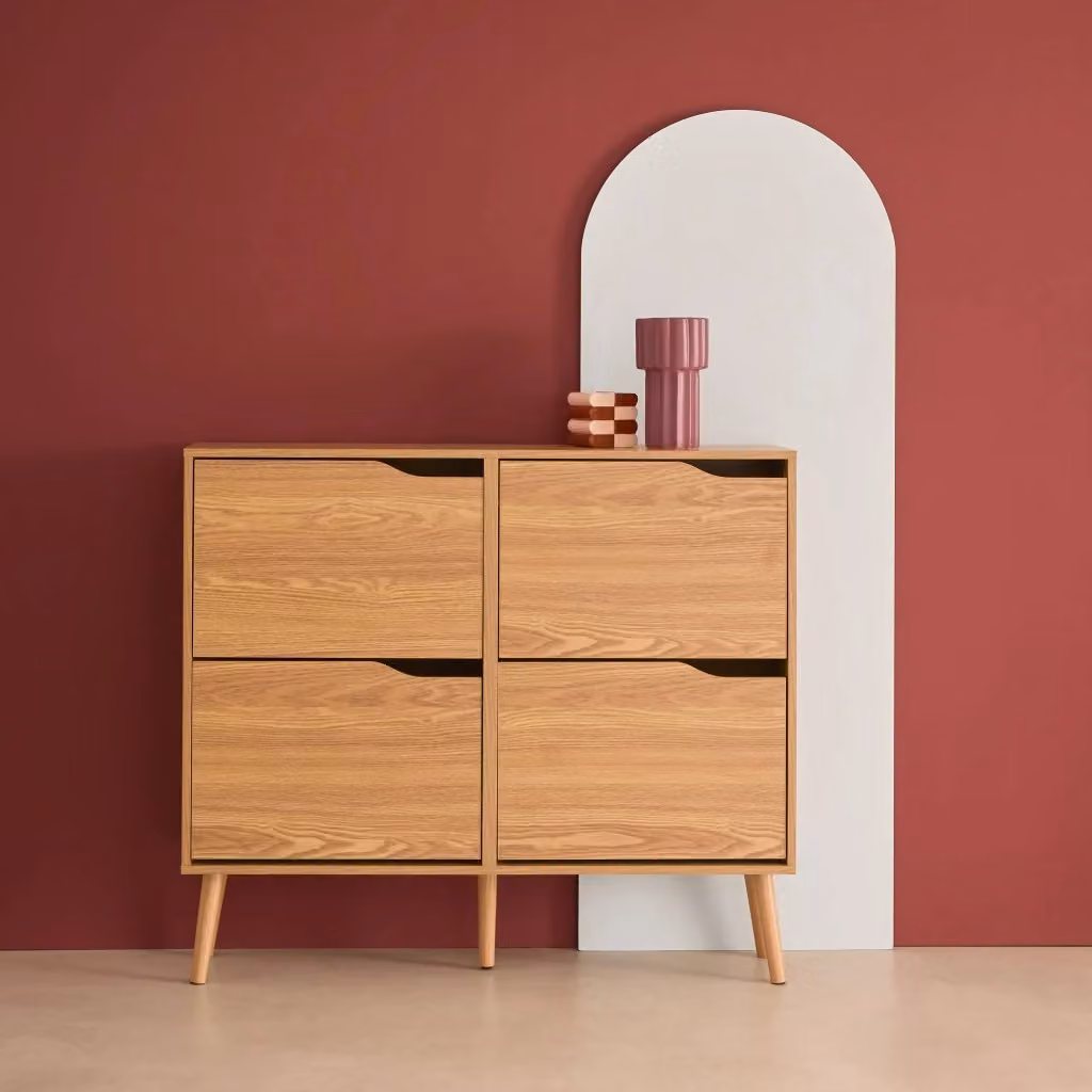 Scarpiera Sweeek IT in stile scandinavo con effetto legno pino, 4 ante con scomparti basculanti, marrone naturale, L: 110 cm, H: 96 cm, P: 23,5 cm – 2