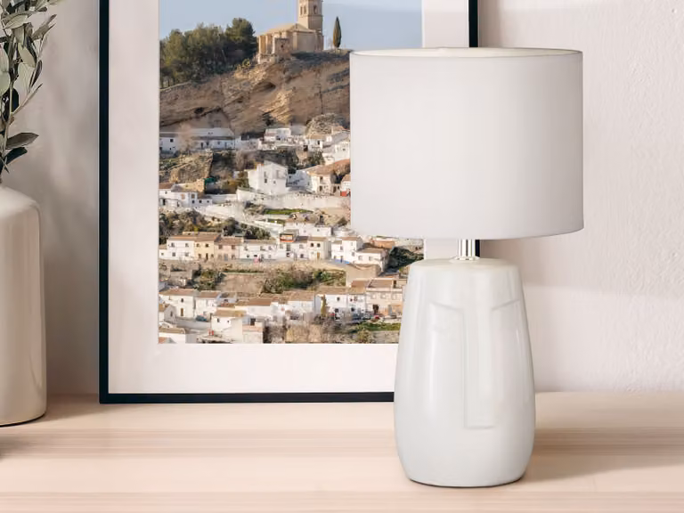 Insolita lampada da tavolo di design con LED dimmerabile, base in Vetroceramica e paralume in tessuto bianco