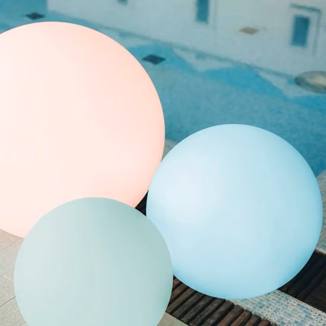 Lampada da giardino a sfera TEKCNOPLAST mod. Hoop con luce multicolor e alimentazione solare, Diametro: 40 cm