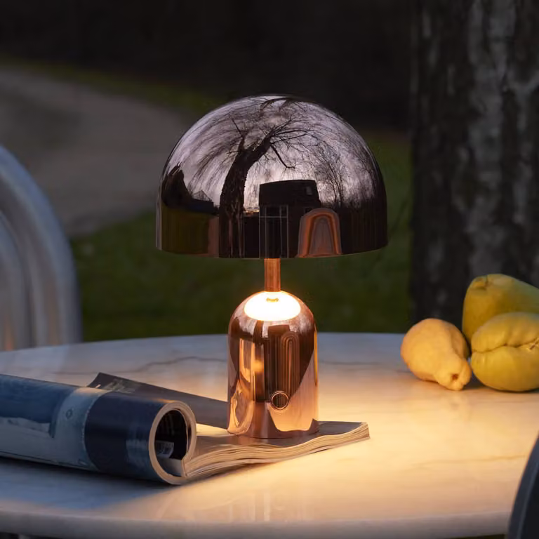Tom Dixon Lampada da tavolo a batteria BELL PORTABLE, rame, 28 cm IP44 dimmerabile, Rame, Soggiorno / Sala da pranzo, Plastica, Design