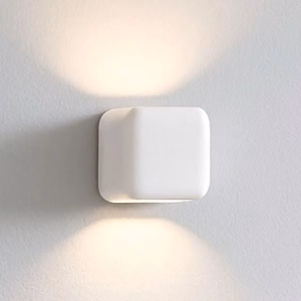 Applique da parete Babol GEA in alluminio bianco opaco con illuminazione up and down e lampadine GX53 incluse