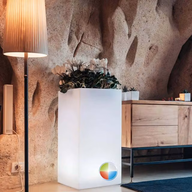 Vaso luminoso in resina quadrato 40x40 Led multicolor con batteria mod. Cube Top Bright