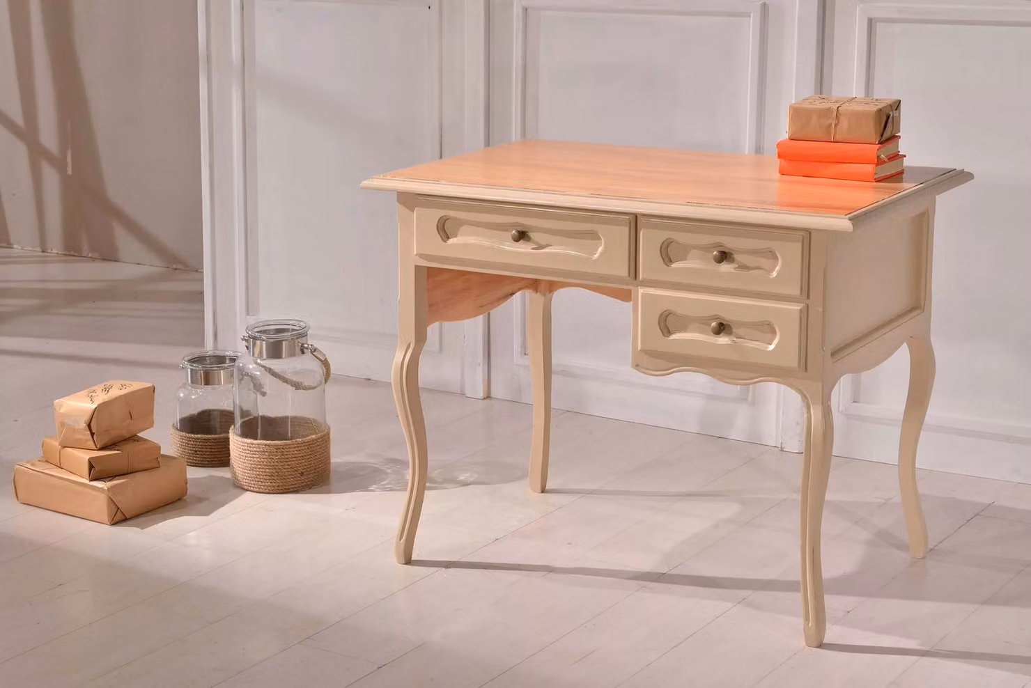 Scrivania classica in legno beige Mobili 2G L: 100 cm, P: 60 cm, H: 79 cm – 2