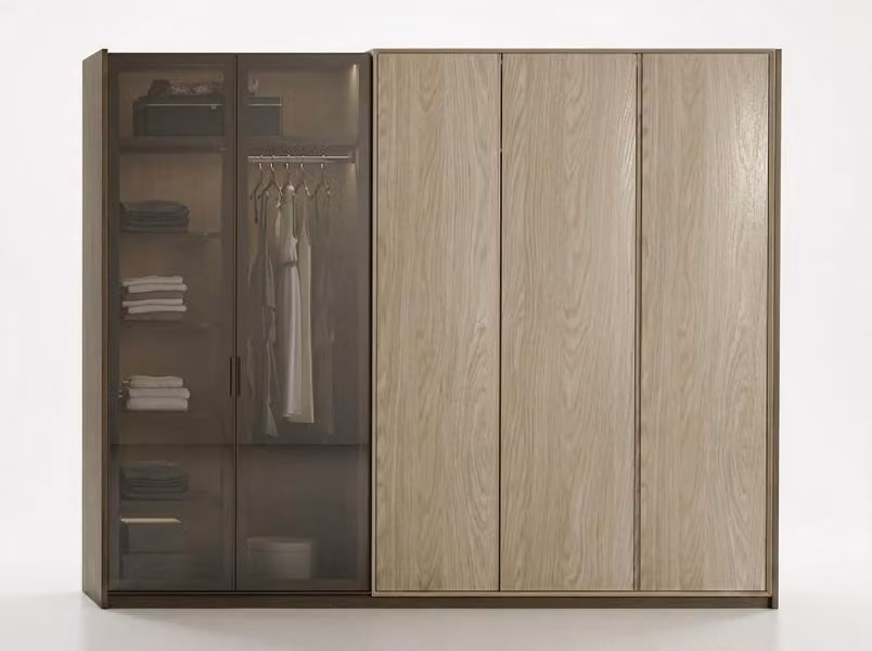 Armadio beige in legno con ante in vetro e ripiani per abiti