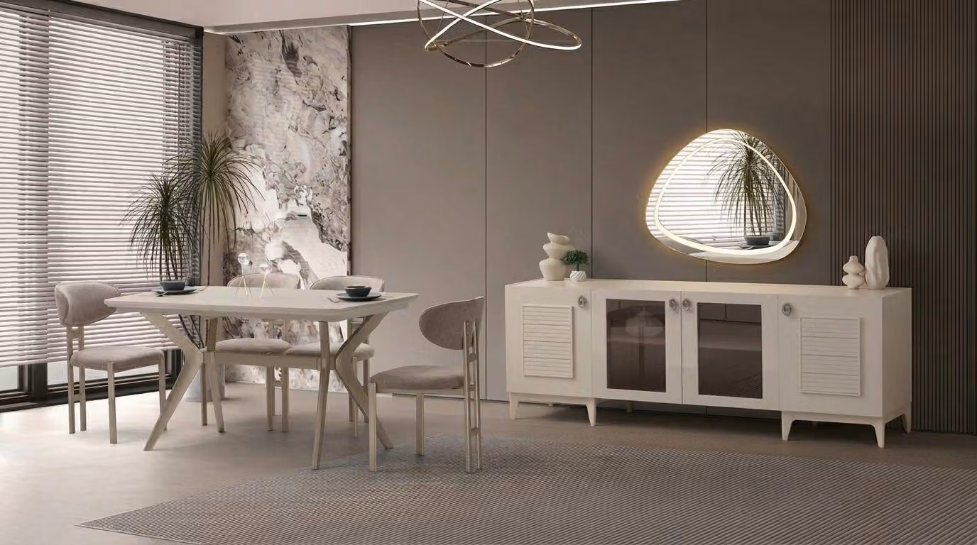 Set per sala da pranzo: tavolo, 4 sedie, specchio, credenza, colore beige, design confortevole