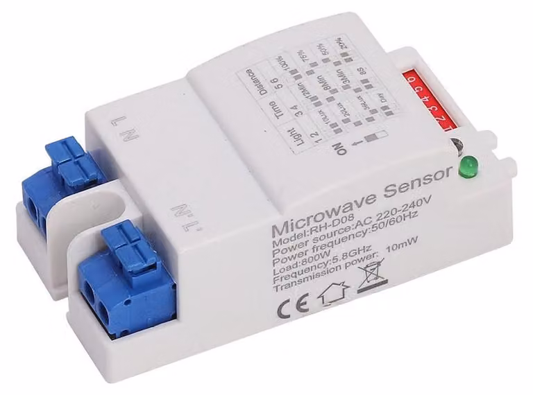 Sensore di movimento e luce, grado di protezione IP20, in elegante design bianco. Dimensioni compatte: 3,6 x 7,8 x 2