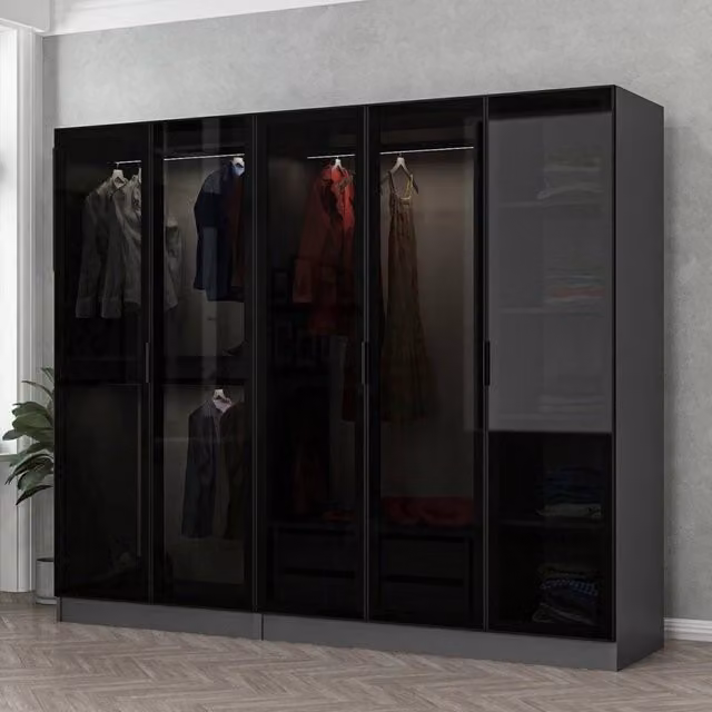 Armadio da camera da letto Sinibalda DMORA con ante a battente, colore nero antracite opaco, L: 225 cm, H: 210 cm