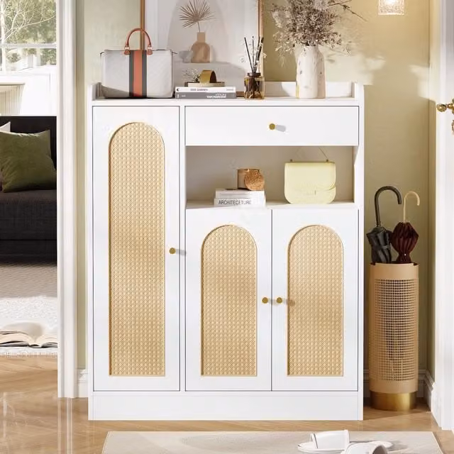 Armadio porta scarpe Minimal bianco in legno e rattan con ante e cassetto, L: 90 cm, P: 35 cm, H: 110 cm