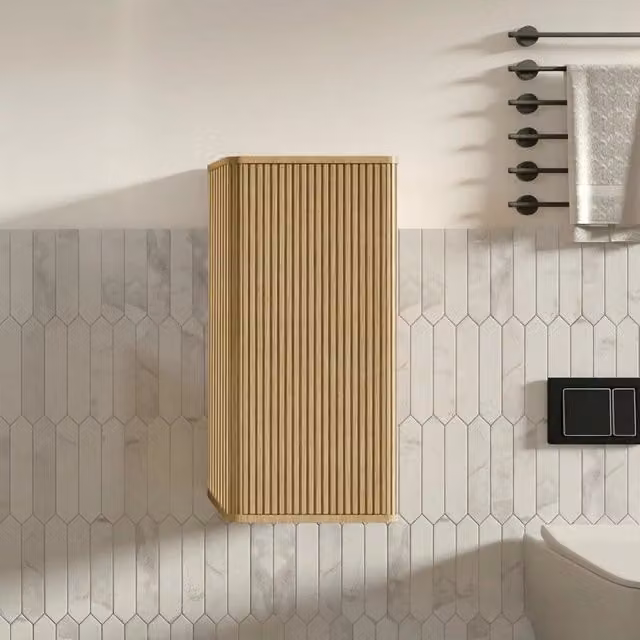 Mobile pensile da bagno con ante a righe, colore quercia, salvaspazio per piccoli ambienti
