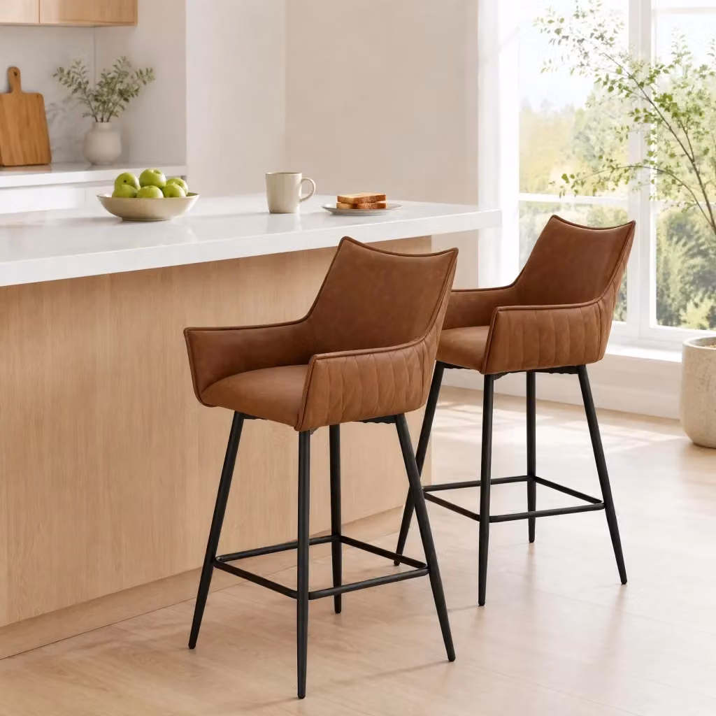 Set da 2 sgabelli bar REDOM in stile industrial con seduta in ecopelle marrone e struttura in metallo, L: 51 cm, P: 49 cm, H: 90 cm – 2