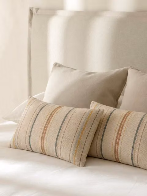 Set di 2 cuscini rettangolari a righe multicolore e beige Kenay Home