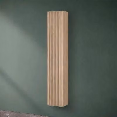 Pensile da bagno sospeso Bali con design cannettato e ante soft-close in rovere chiaro, Altezza: 150 cm
