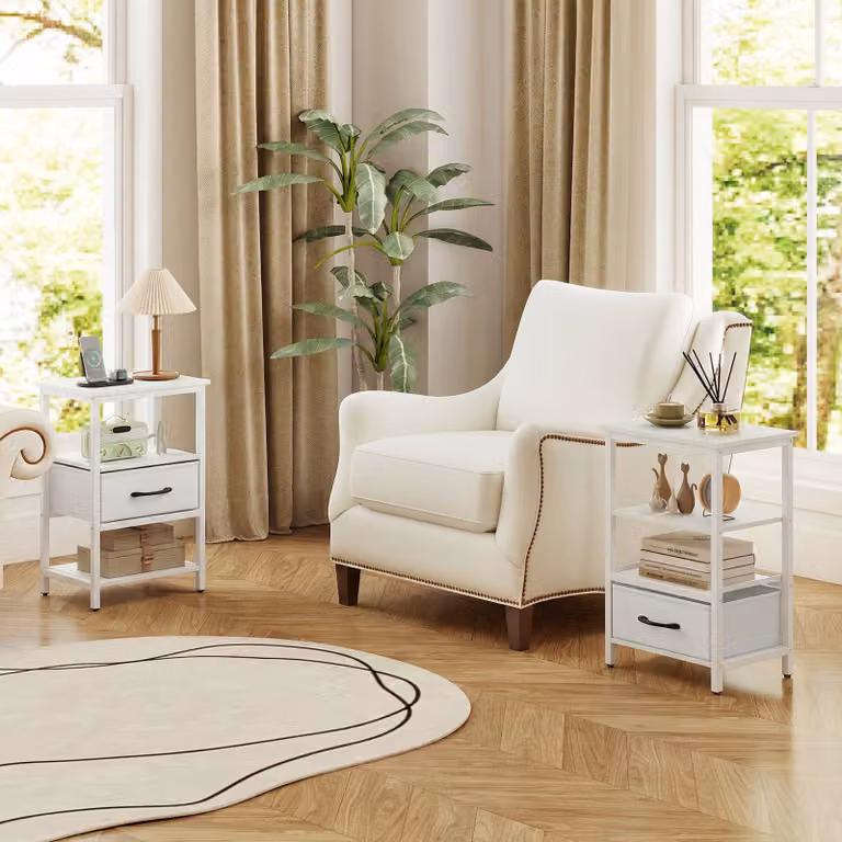 Set di 2 comodini moderni Costway bianchi con stazione di ricarica e struttura in metallo per camera da letto o soggiorno
