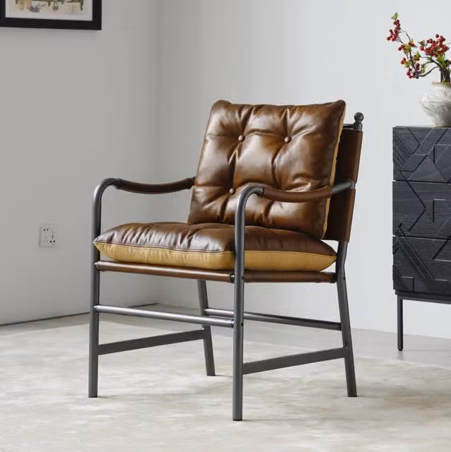 Sedia d'Accent in Pelle Stile Mid Century con Struttura in Metallo Nero per Soggiorno e Camera da Letto