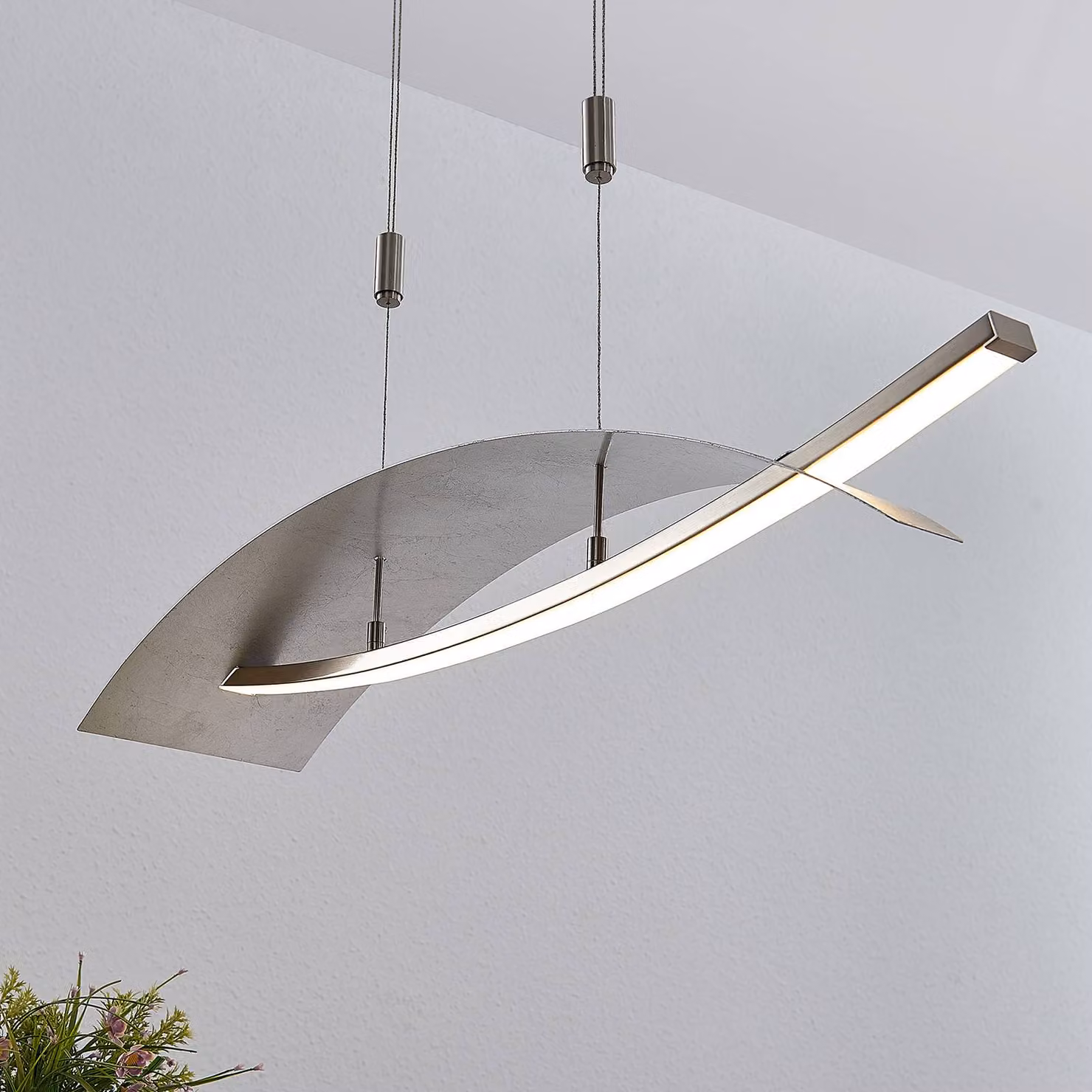 Lucande Lampada LED a sospensione Marija, 91 cm, argento, dimmerabile Marija Lucande,, Cromo / Argento, Soggiorno / Sala da pranzo, Metallo, Moderno