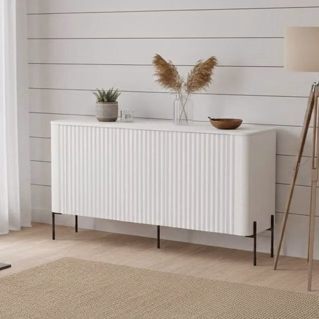 Madia da salotto DMORA Susegana con tre ante battenti, Bianco opaco, L 150 x P 40 x H 80 cm – 1
