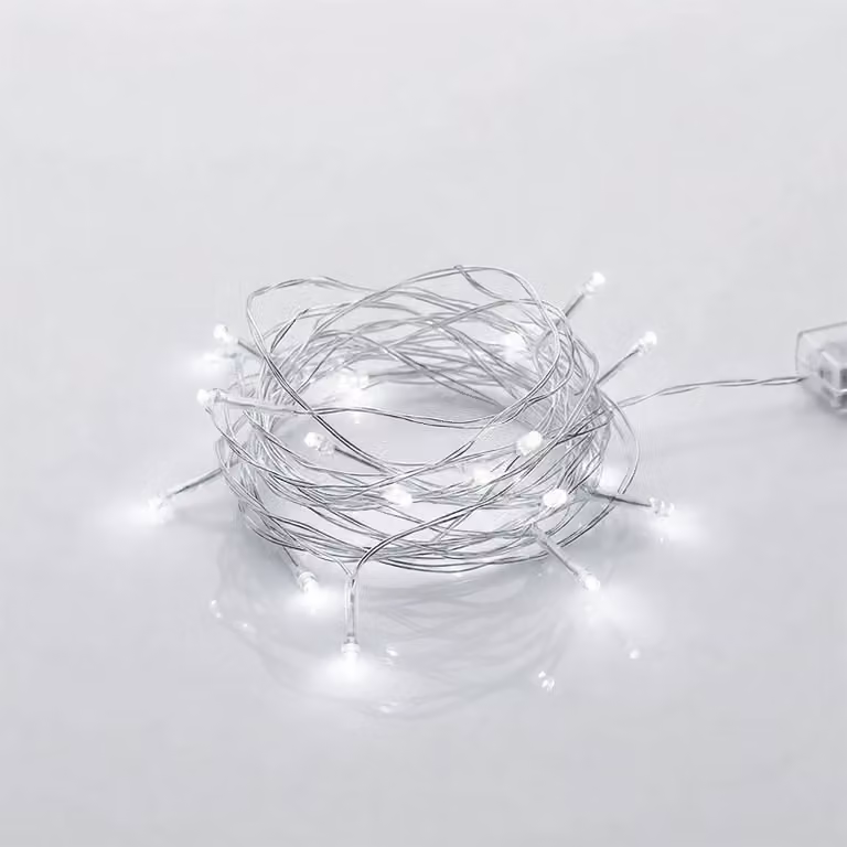 Catena luminosa a LED, luce bianca fredda, 2 metri, 20 LED, con timer, alimentata a batteria