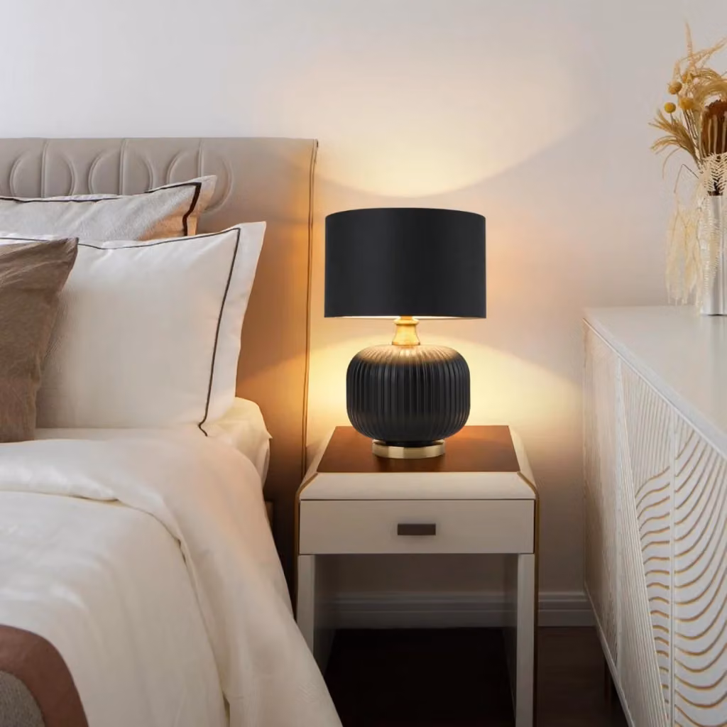 Lampada da tavolo Light Prestige Tamiza nera e oro con paralume in tessuto e vetro, E27, Altezza: 48 cm – 2